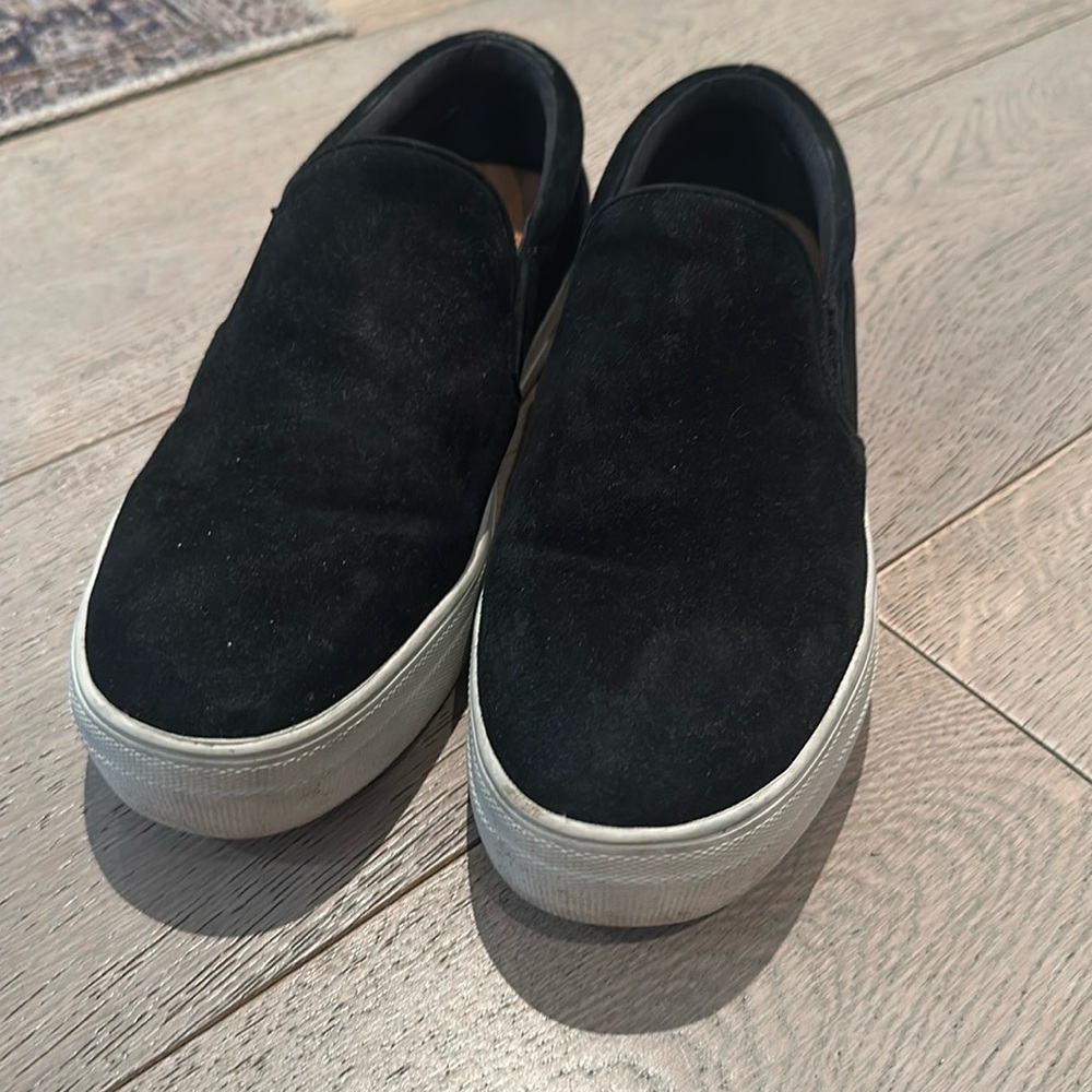 Steve Madden black velvet slip on shoes size 9M